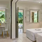 Martaki Elegant Gouvia Marina Appartement *