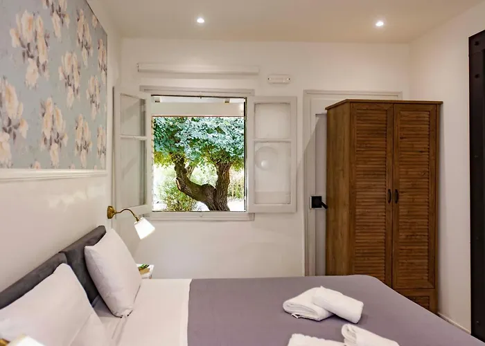 Martaki Gouvia Marina *