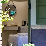 Martaki Elegant Gouvia Marina * Kontokali