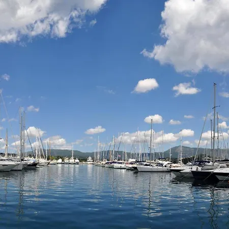 Lägenhet Seascape Elegant Gouvia Marina