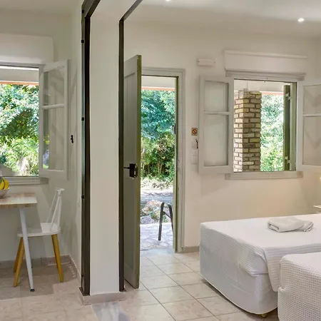 Seascape Elegant Gouvia Marina דירה *