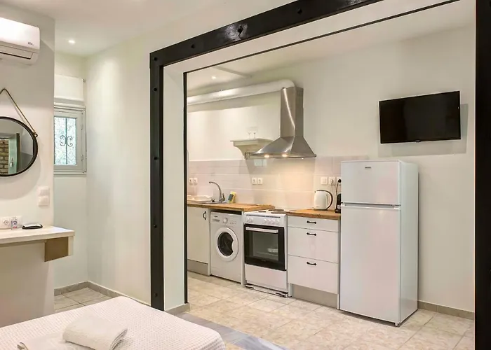 Martaki Gouvia Marina *