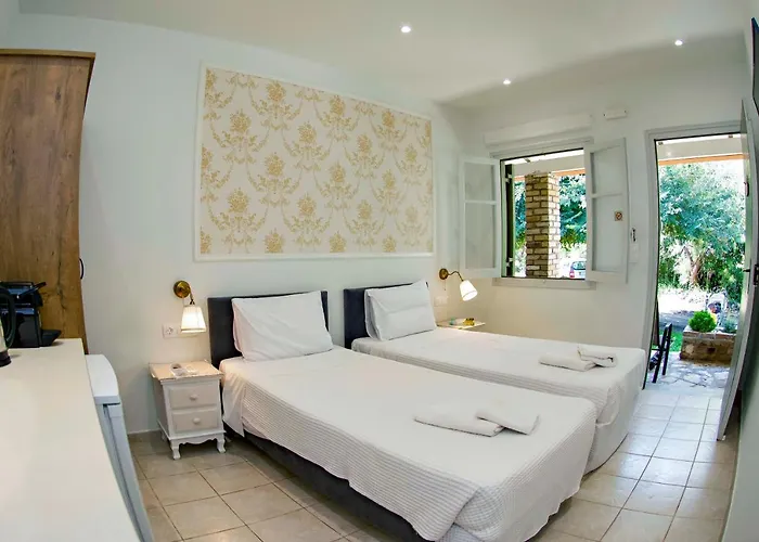 Martaki Gouvia Marina * Kondókali